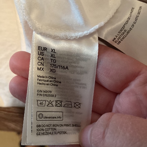 Oversized H&M Mickey Mouse tee - XL - Picture 4 of 4